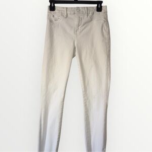 Good American Good Legs Size 2 White Skinny Jeans With Distressing On Bottom